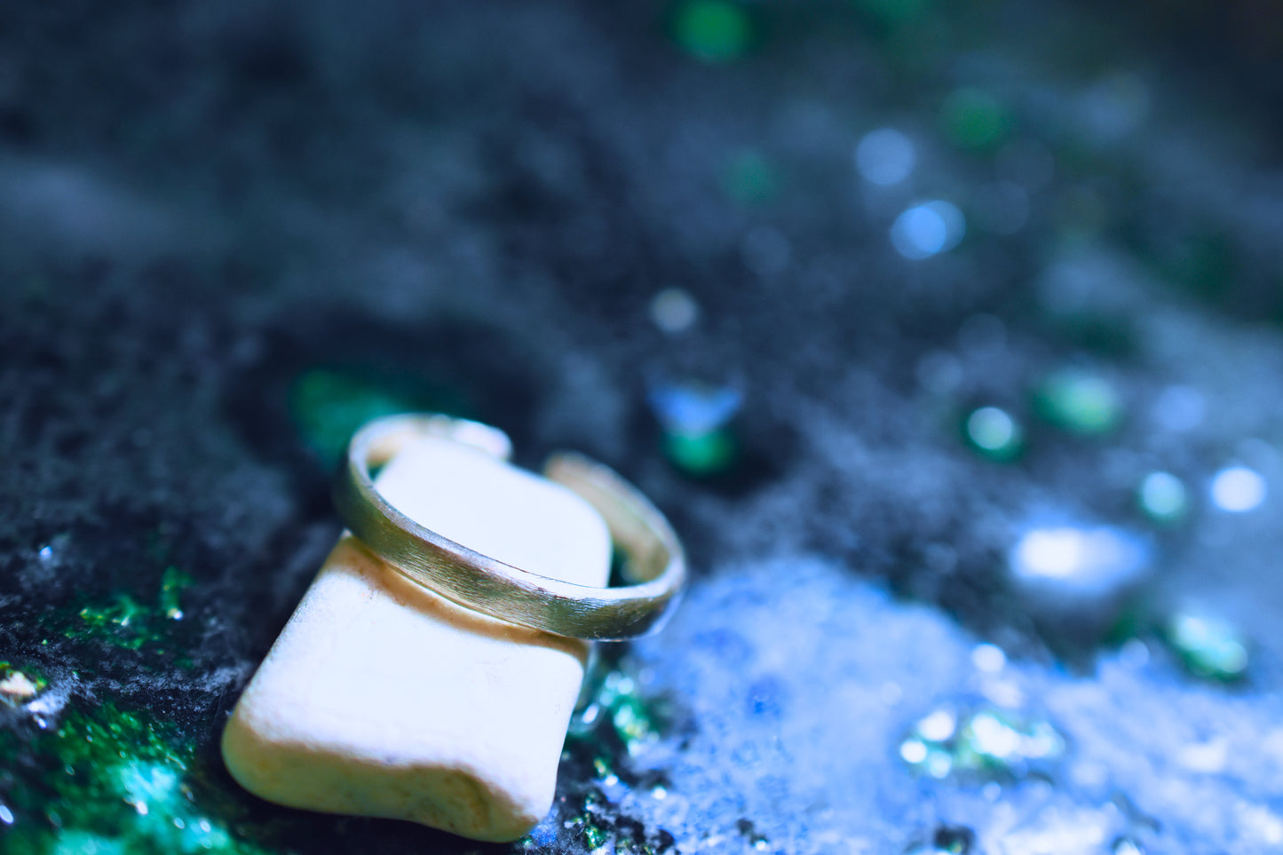 Singularity ring