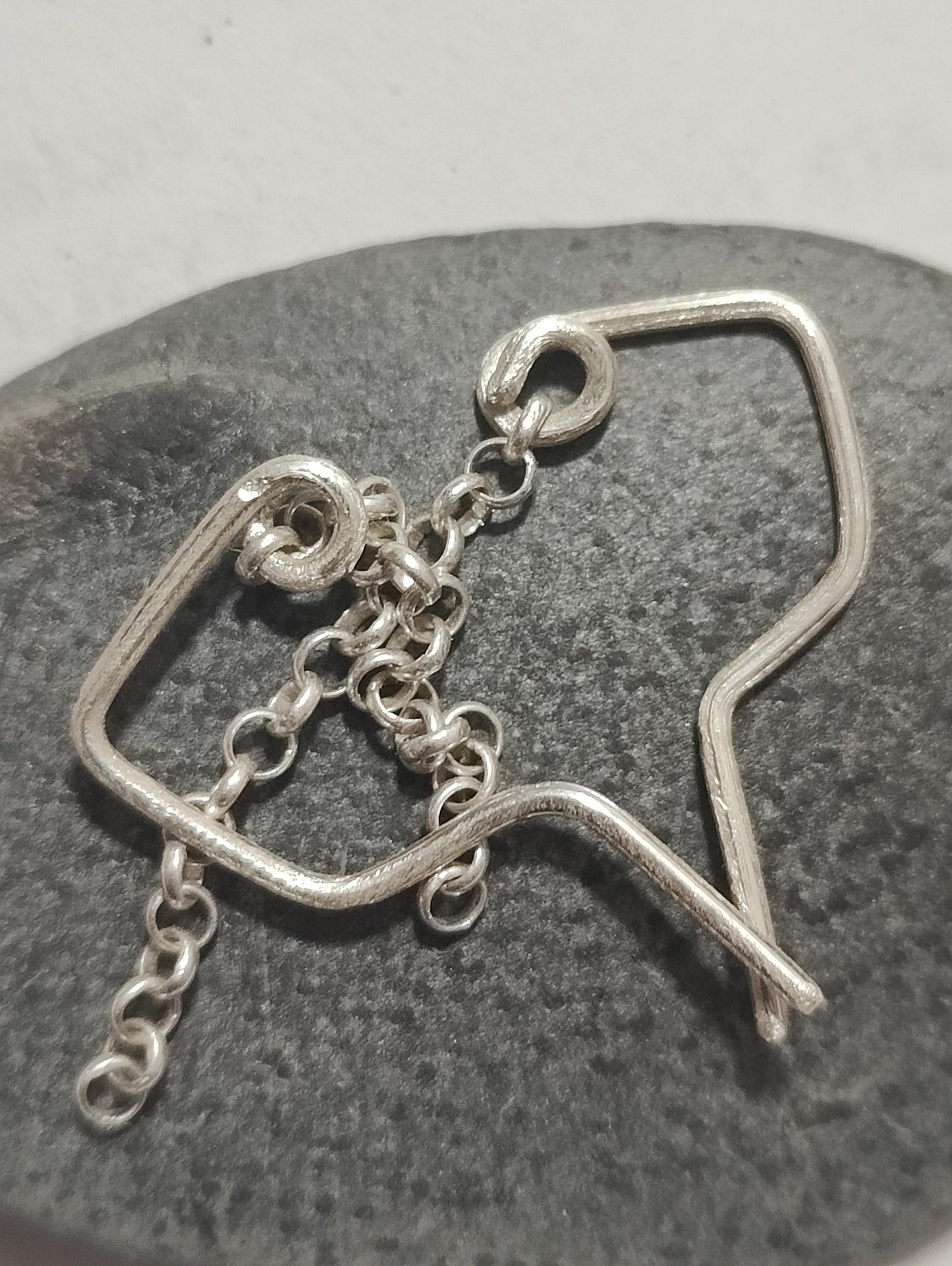 Ultra lightweight handmade sterling silver threader earrings with chain – made in Helsinki by KuuKyy
