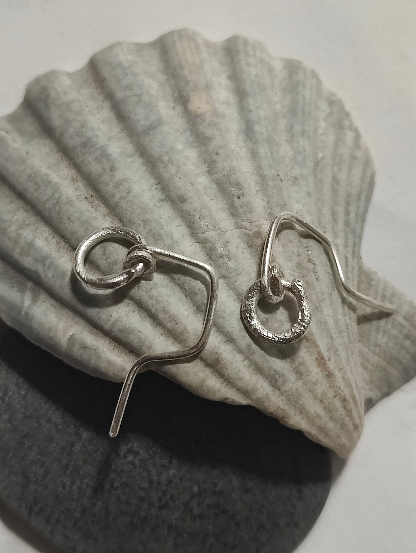 Handmade sterling silver threader earrings with ring, rough texture – minimalist jewelry by KuuKyy